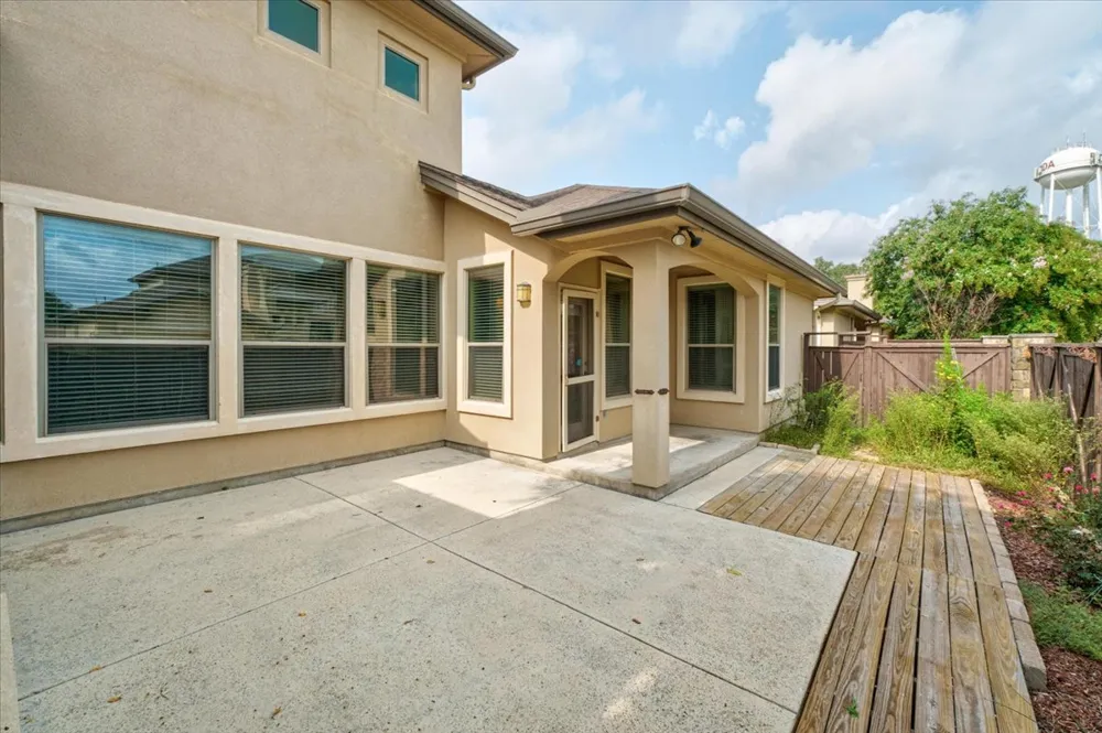 108 Via Milana Buda, TX 78610