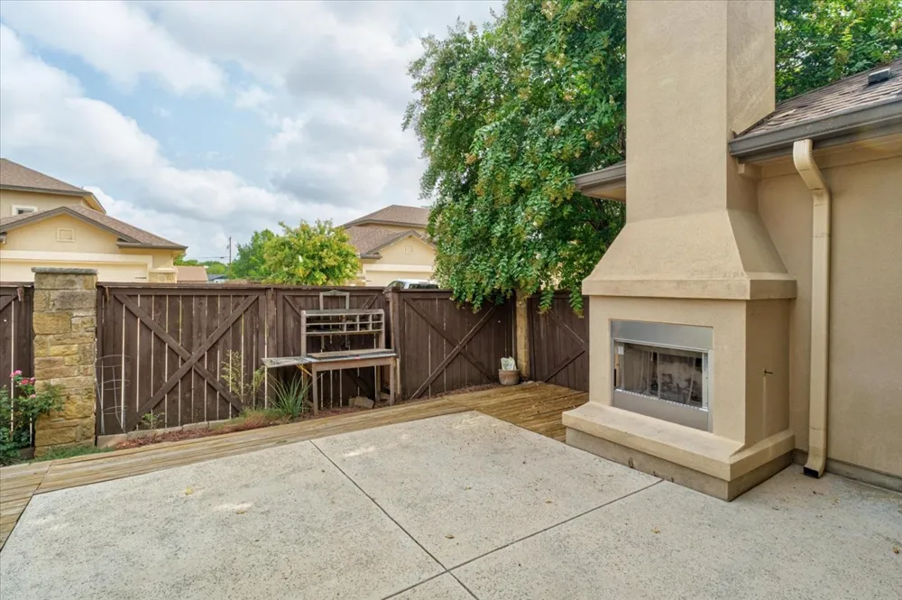 108 Via Milana Buda, TX 78610