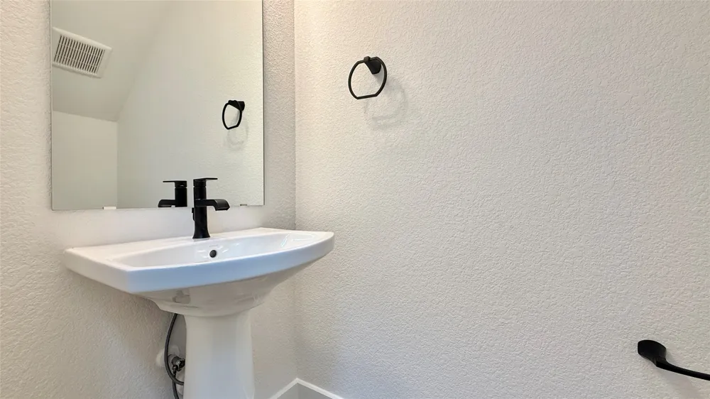 1016 Brickell Loop #B Austin, TX 78744