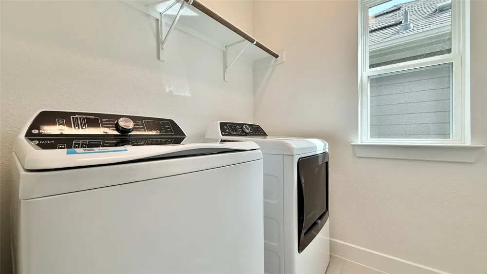 1016 Brickell Loop #B Austin, TX 78744