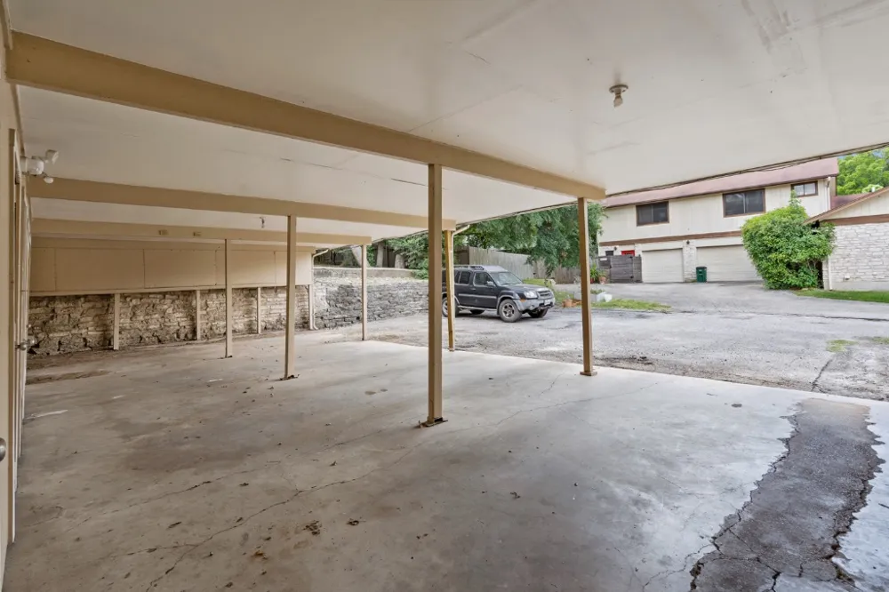 1813 Woodland Avenue Austin, TX 78741