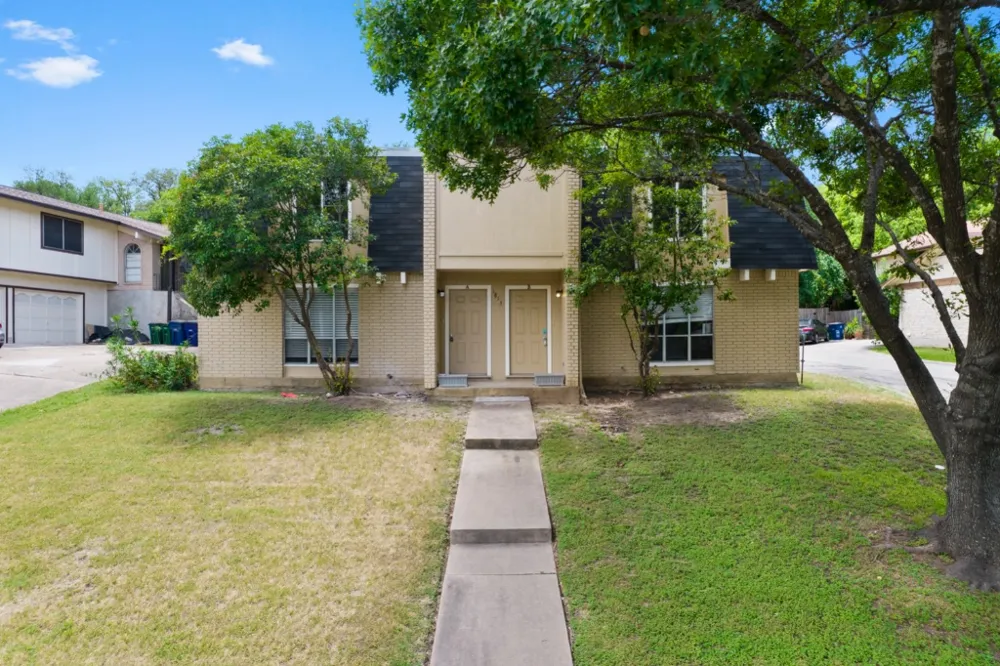 1813 Woodland Avenue Austin, TX 78741