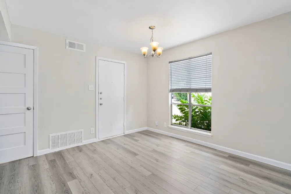 1813 Woodland Avenue Austin, TX 78741