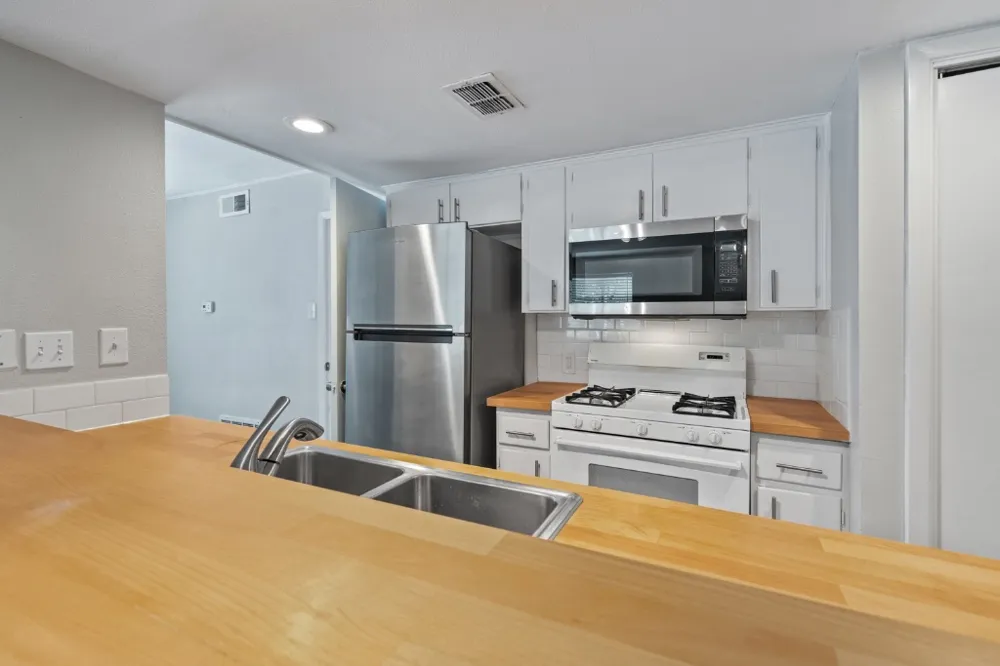 1813 Woodland Avenue Austin, TX 78741