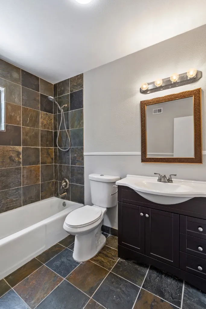 1813 Woodland Avenue Austin, TX 78741