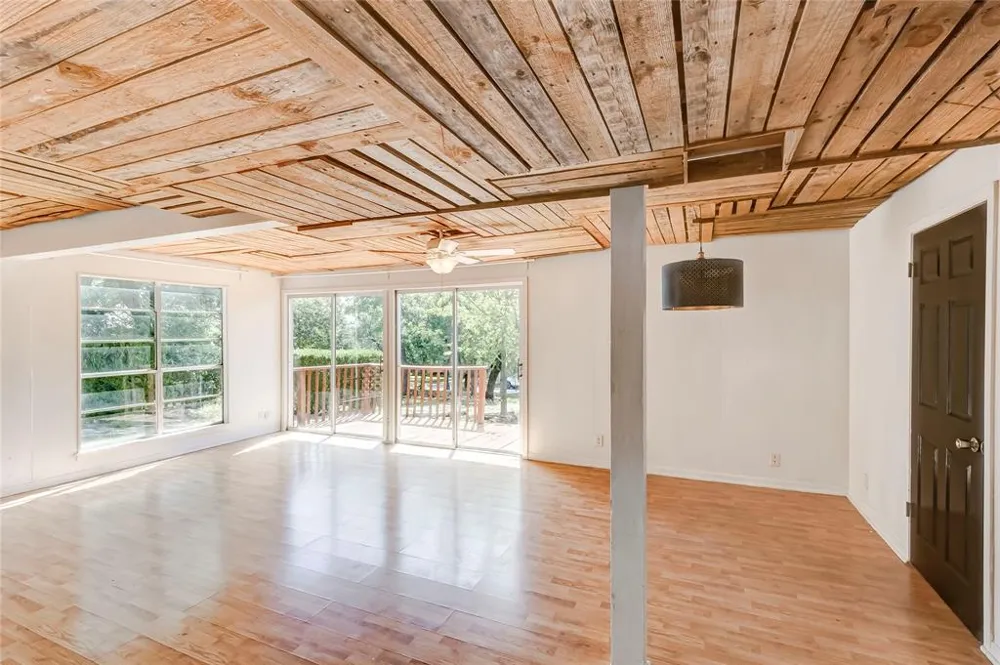 208 Westhaven Drive West Lake Hills, TX 78746