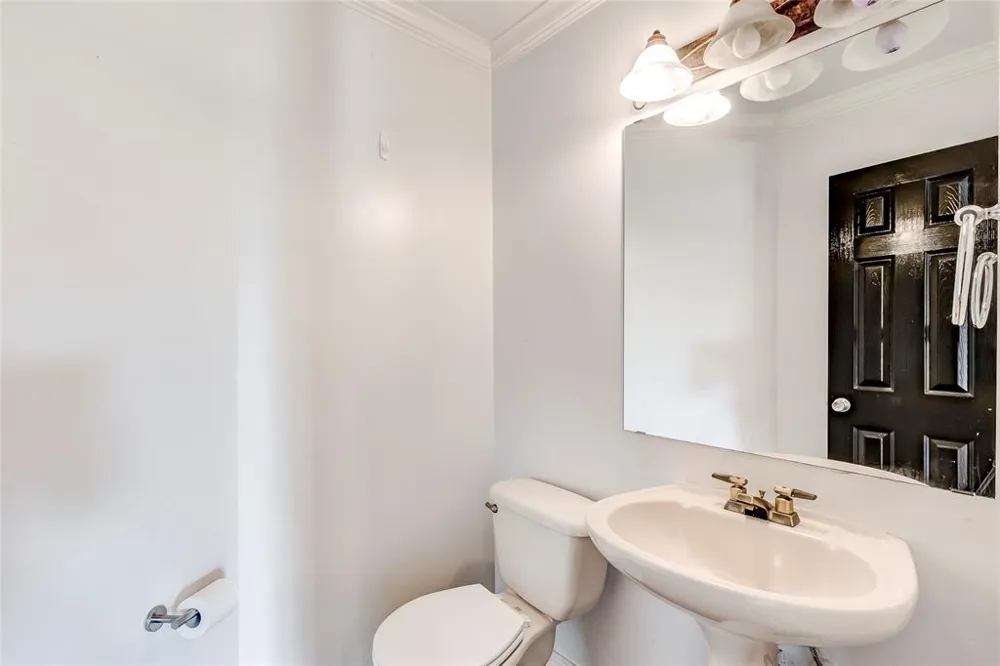 208 Westhaven Drive West Lake Hills, TX 78746
