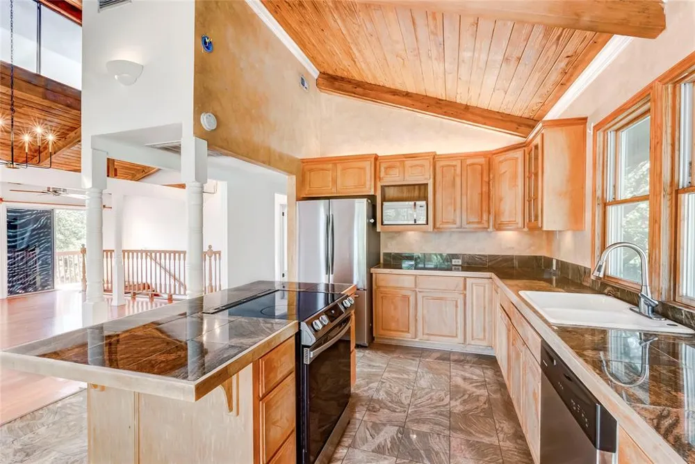 208 Westhaven Drive West Lake Hills, TX 78746