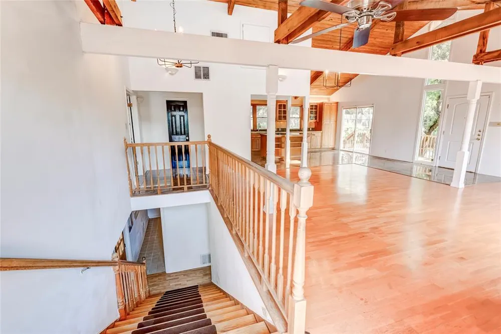 208 Westhaven Drive West Lake Hills, TX 78746