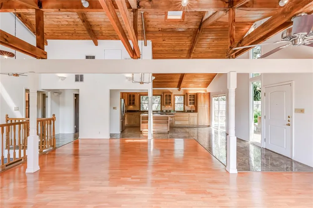 208 Westhaven Drive West Lake Hills, TX 78746