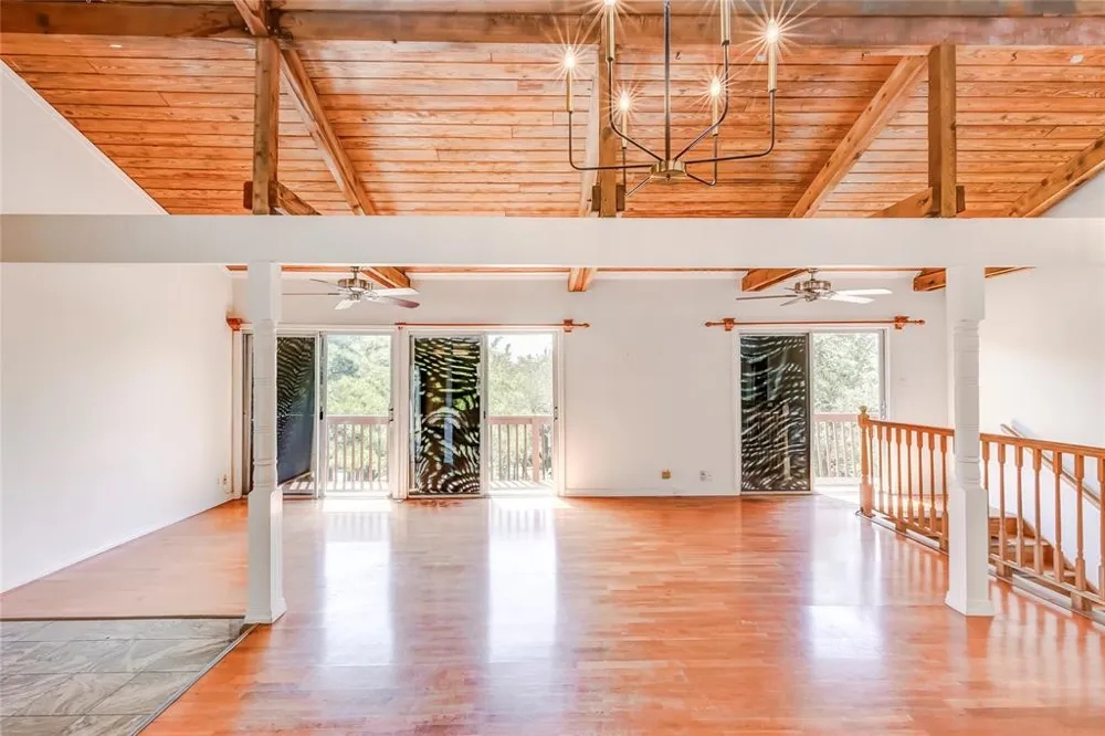 208 Westhaven Drive West Lake Hills, TX 78746