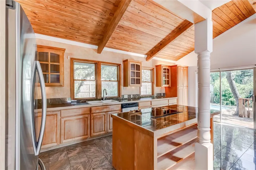 208 Westhaven Drive West Lake Hills, TX 78746