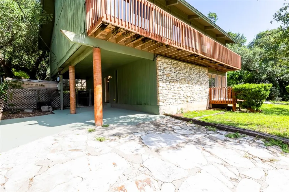 208 Westhaven Drive West Lake Hills, TX 78746