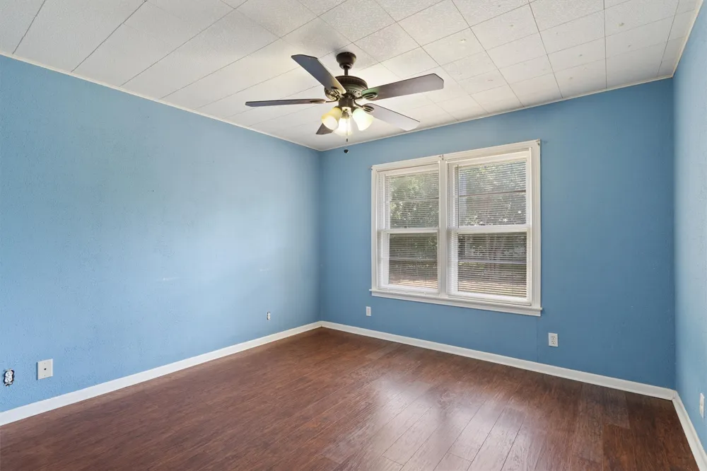 1119 Kent Street Taylor, TX 76574
