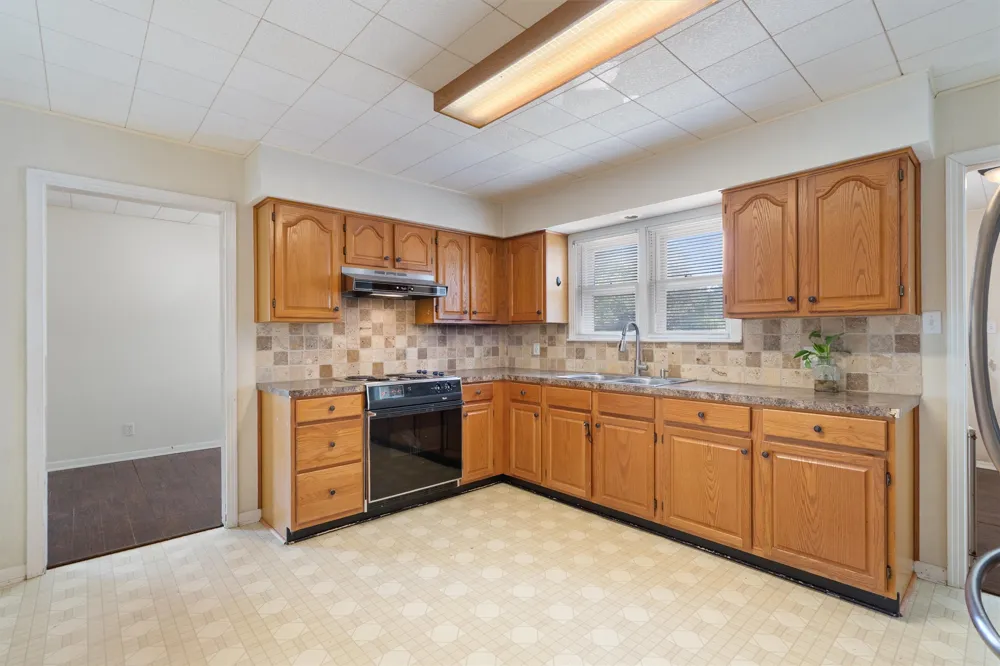 1119 Kent Street Taylor, TX 76574