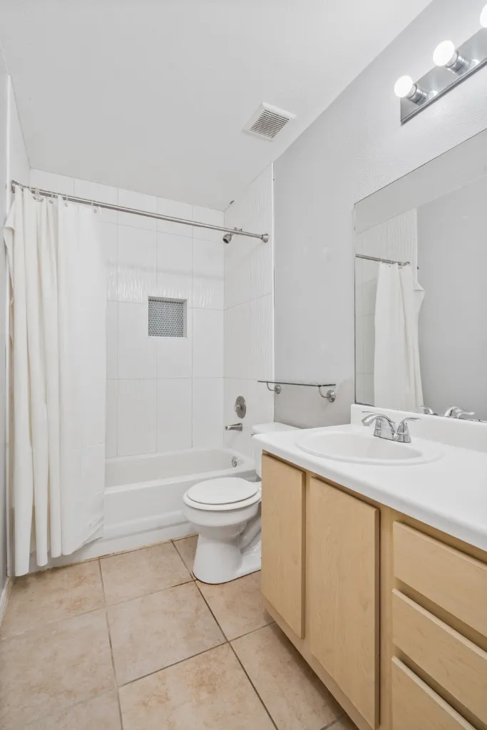 7228 Aldea Drive #B Austin, TX 78745