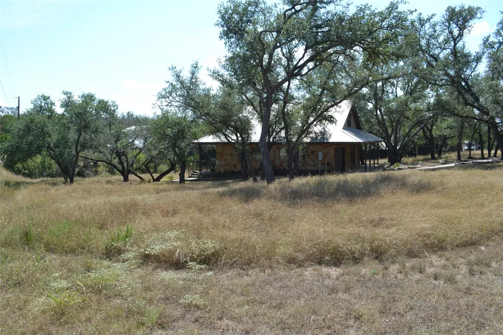 305 Rolling Hills Drive Spicewood, TX 78669