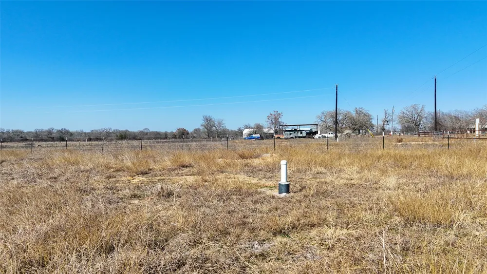 8200 Old Colony Line Road Dale, TX 78616