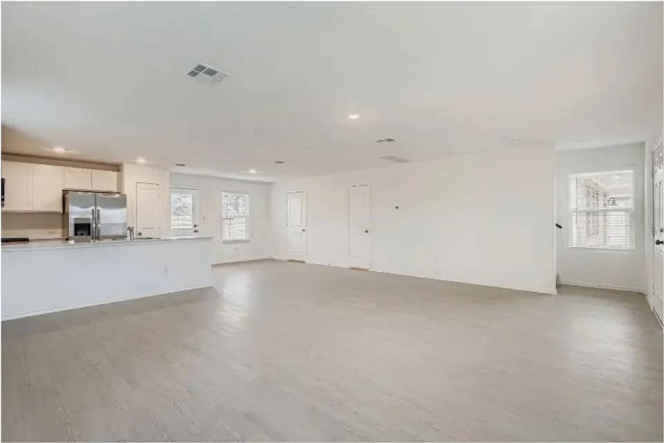 321 Keefer Kyle, TX 78640