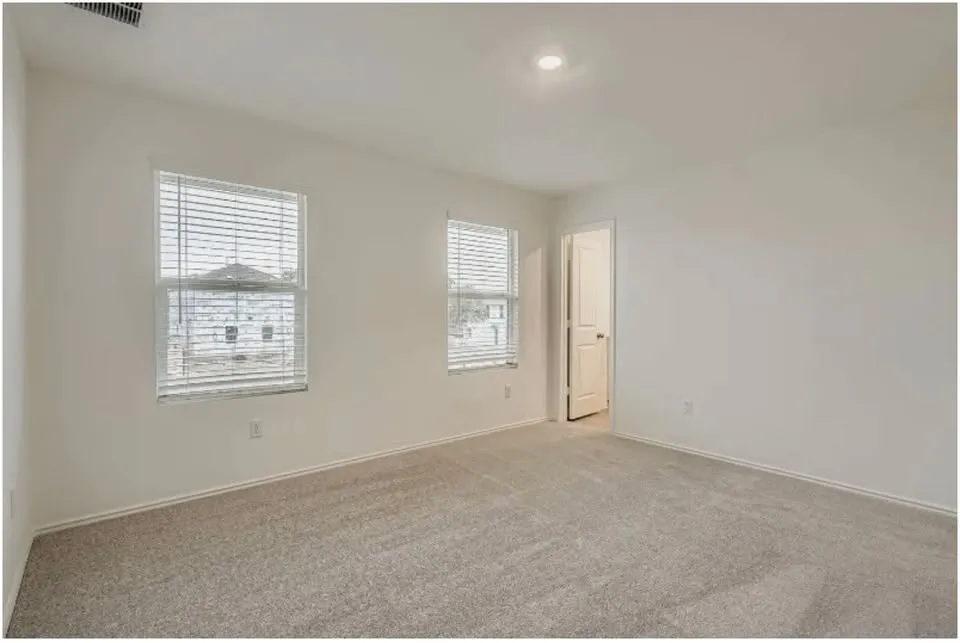 321 Keefer Kyle, TX 78640