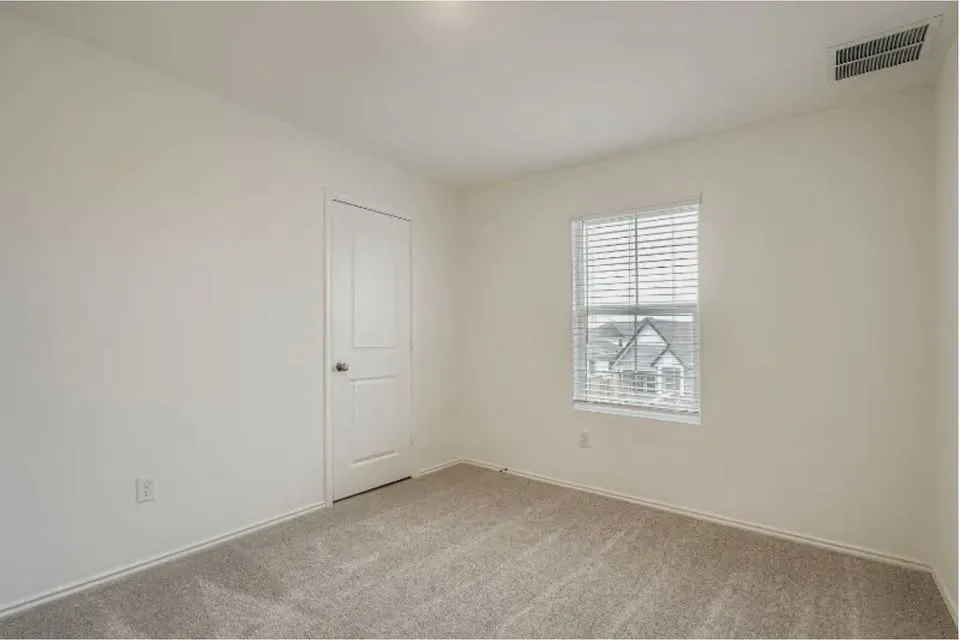 321 Keefer Kyle, TX 78640