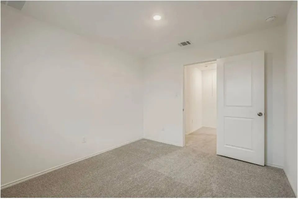 321 Keefer Kyle, TX 78640