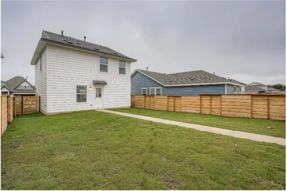321 Keefer Kyle, TX 78640