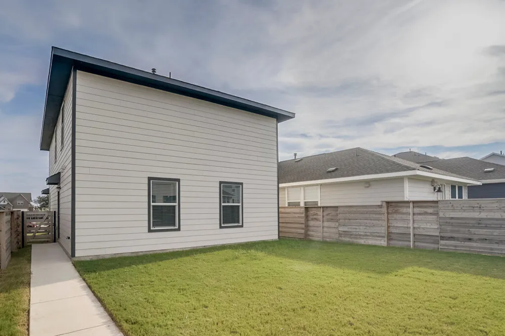 321 Keefer Kyle, TX 78640