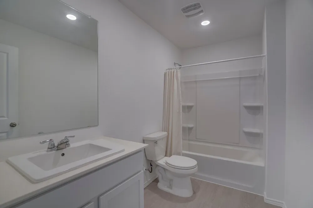 321 Keefer Kyle, TX 78640