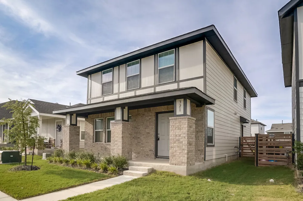 321 Keefer Kyle, TX 78640