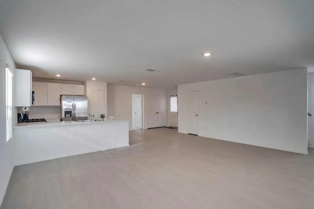 321 Keefer Kyle, TX 78640