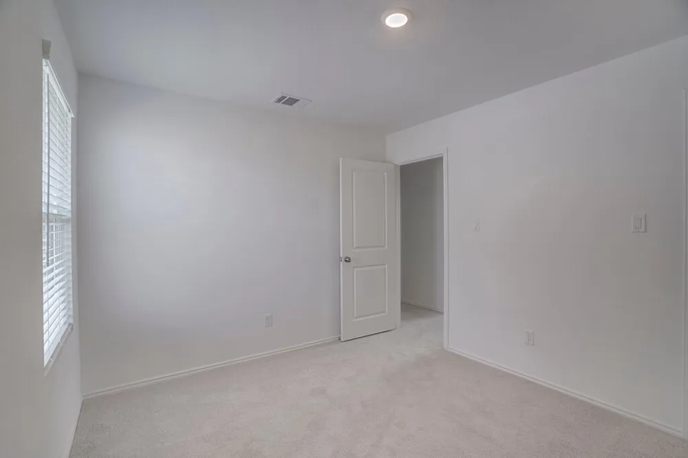 321 Keefer Kyle, TX 78640