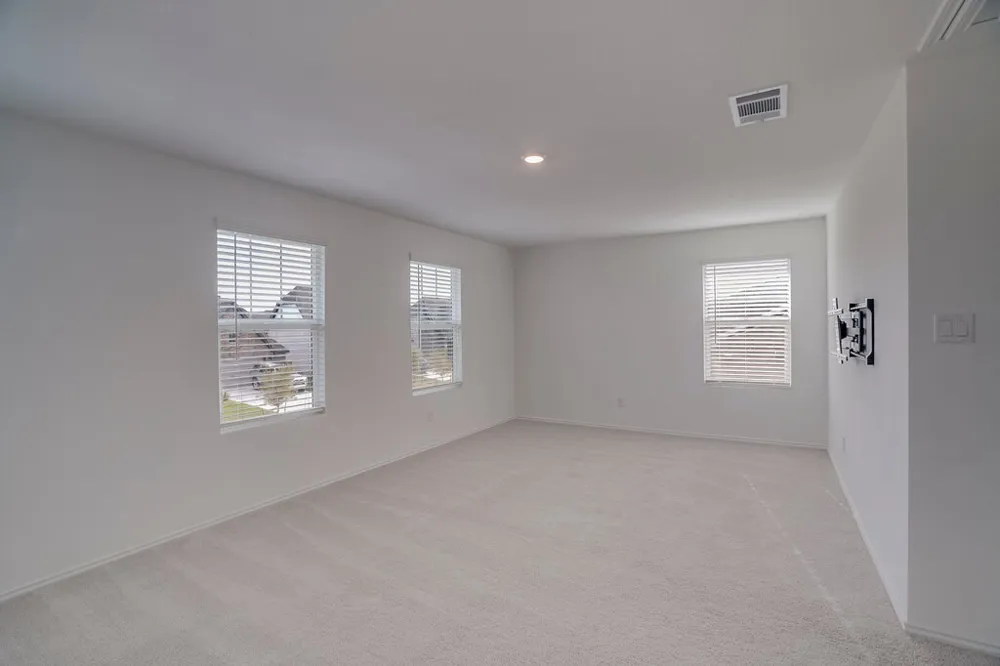 321 Keefer Kyle, TX 78640