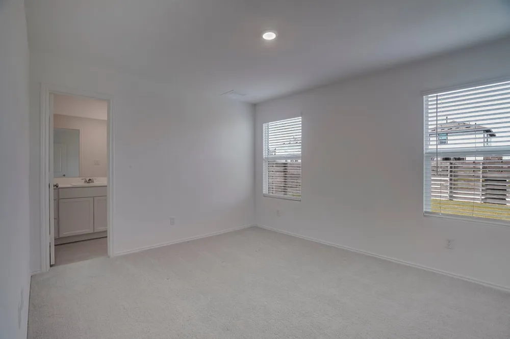 321 Keefer Kyle, TX 78640