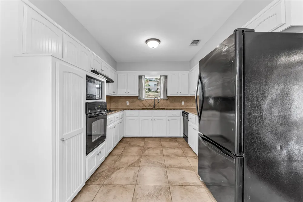9730 Timberview Drive Woodway, TX 76712