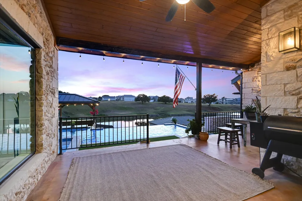 112 CLEARWATER DRIVE Kingsland, TX 78639