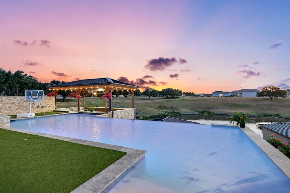 112 CLEARWATER DRIVE Kingsland, TX 78639