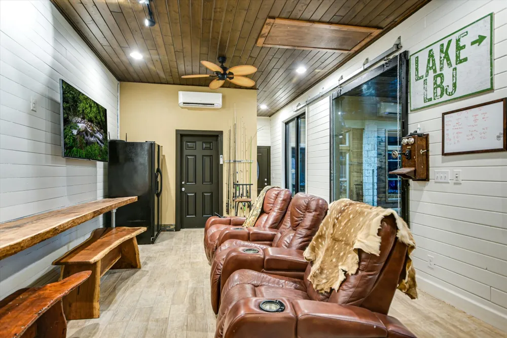 112 CLEARWATER DRIVE Kingsland, TX 78639