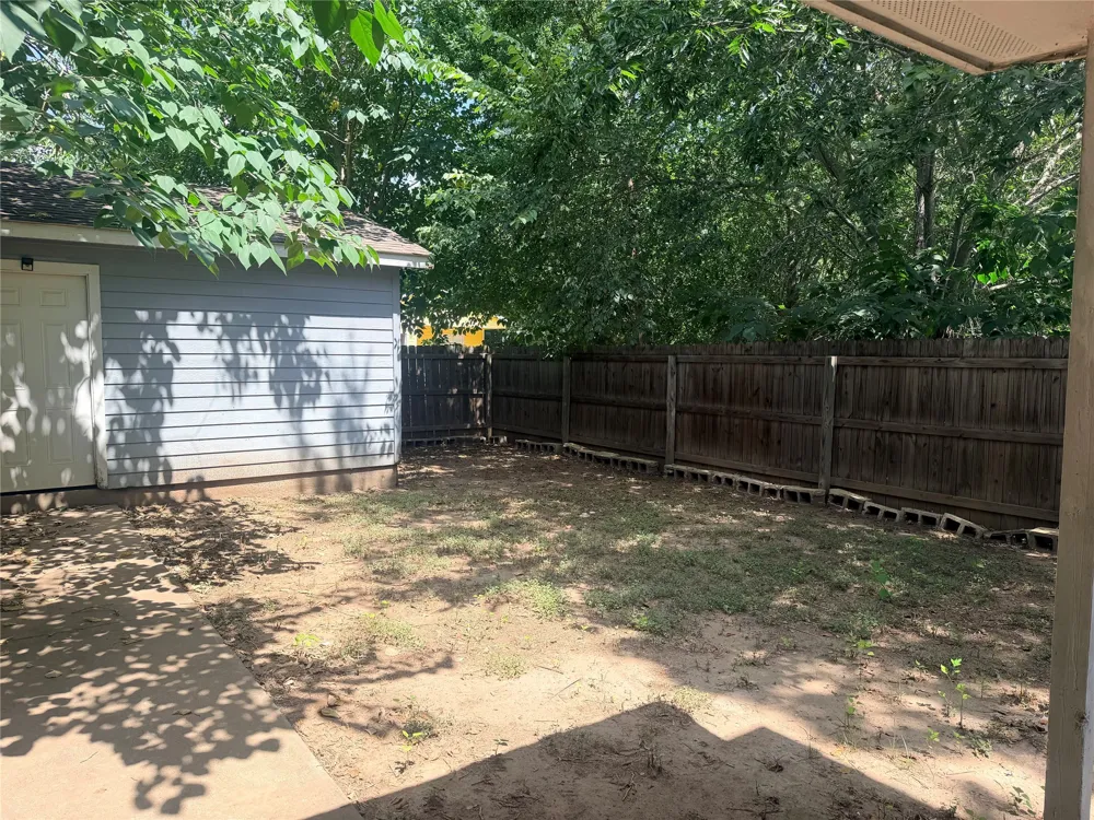 306 Anderson Street #A Smithville, TX 78957