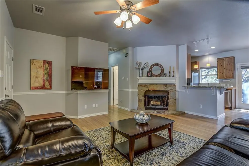 17106 Oak Cliff Circle Dripping Springs, TX 78620