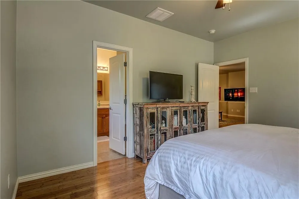 17106 Oak Cliff Circle Dripping Springs, TX 78620