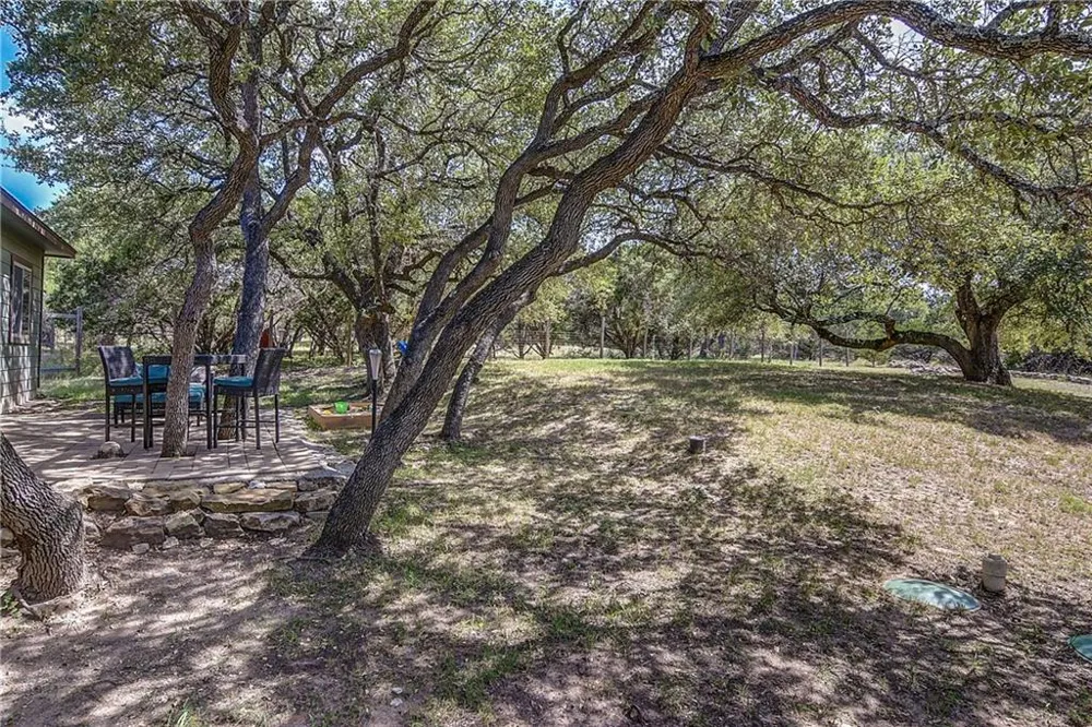 17106 Oak Cliff Circle Dripping Springs, TX 78620