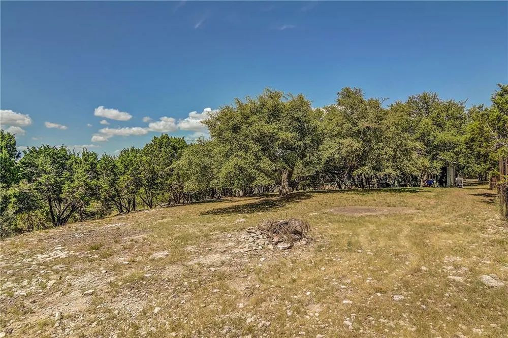 17106 Oak Cliff Circle Dripping Springs, TX 78620