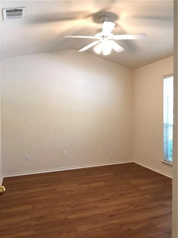 140 Steele Kyle, TX 78640