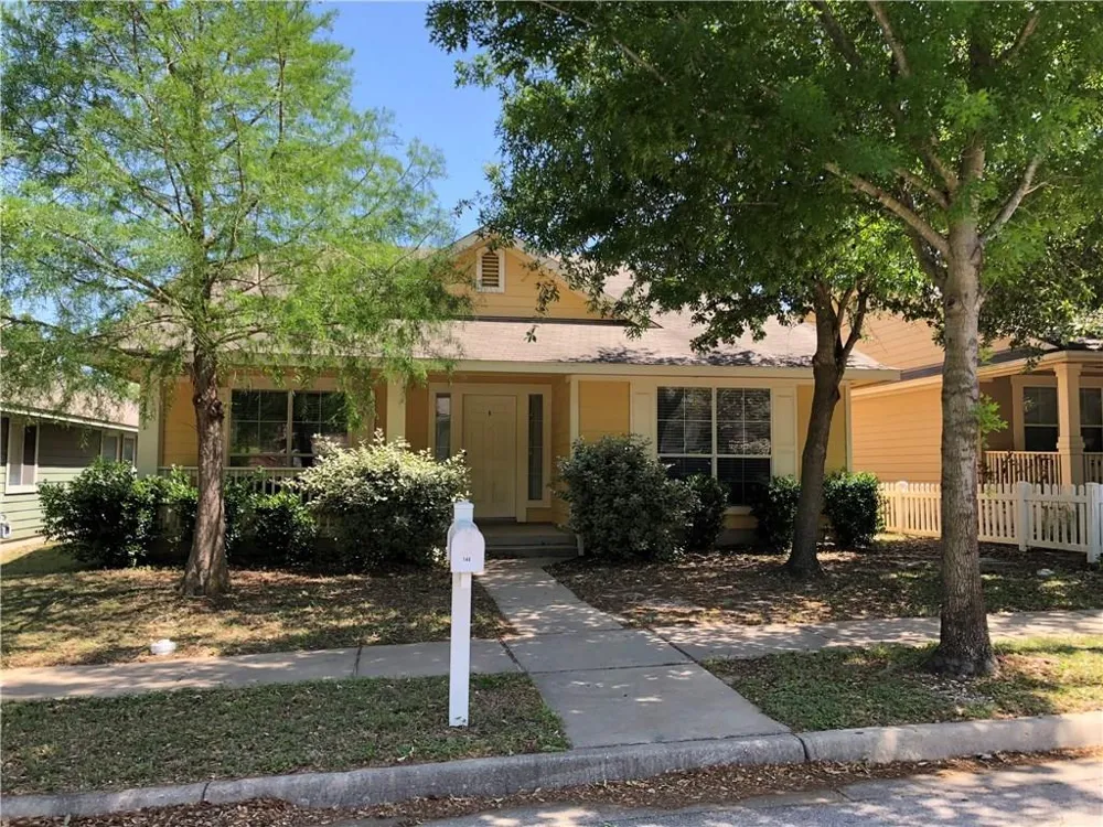 140 Steele Kyle, TX 78640