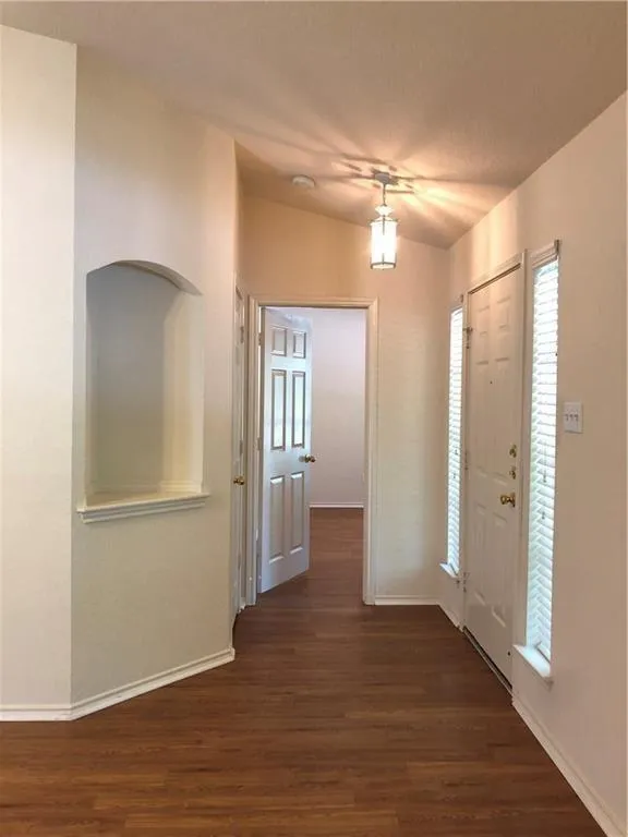 140 Steele Kyle, TX 78640
