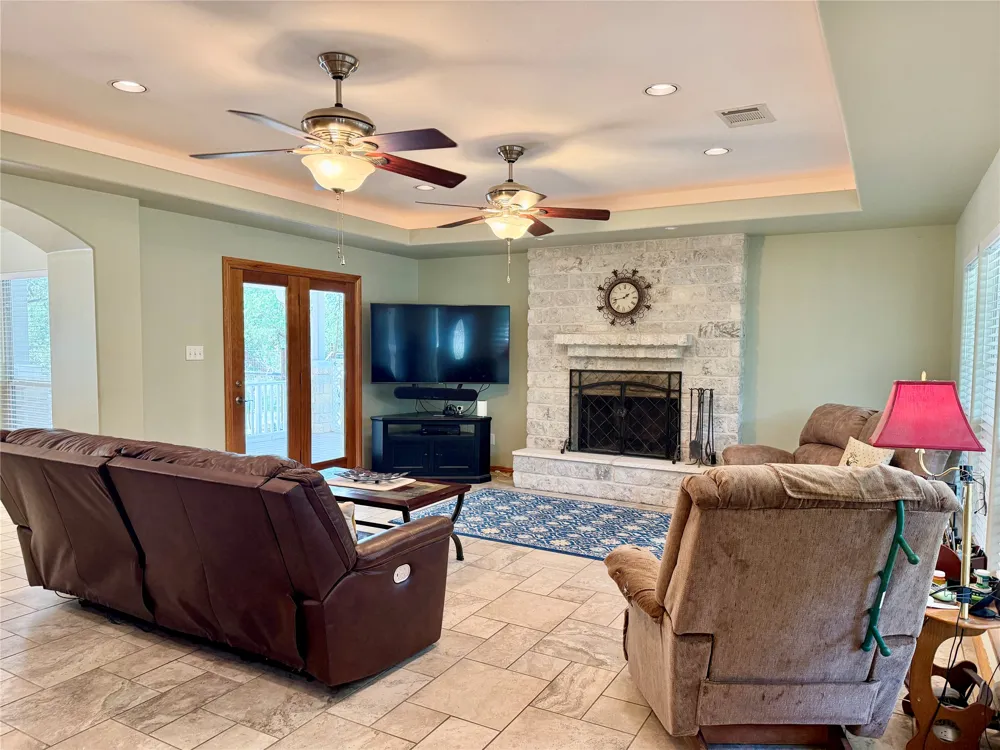670 Woodland Drive Driftwood, TX 78619