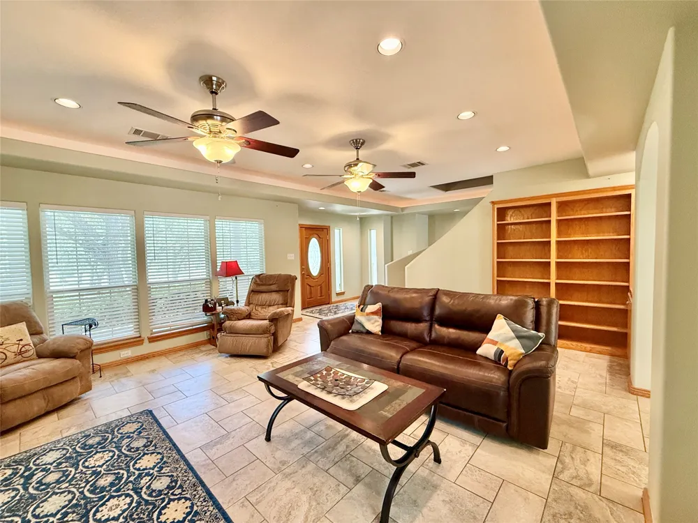 670 Woodland Drive Driftwood, TX 78619