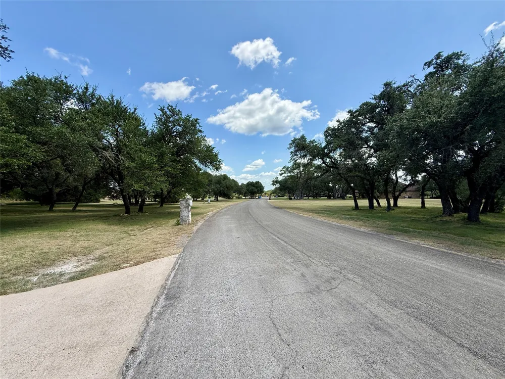 670 Woodland Drive Driftwood, TX 78619