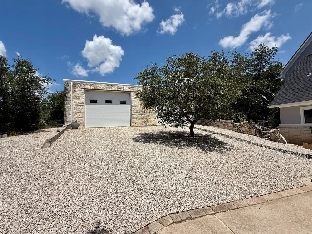 670 Woodland Drive Driftwood, TX 78619
